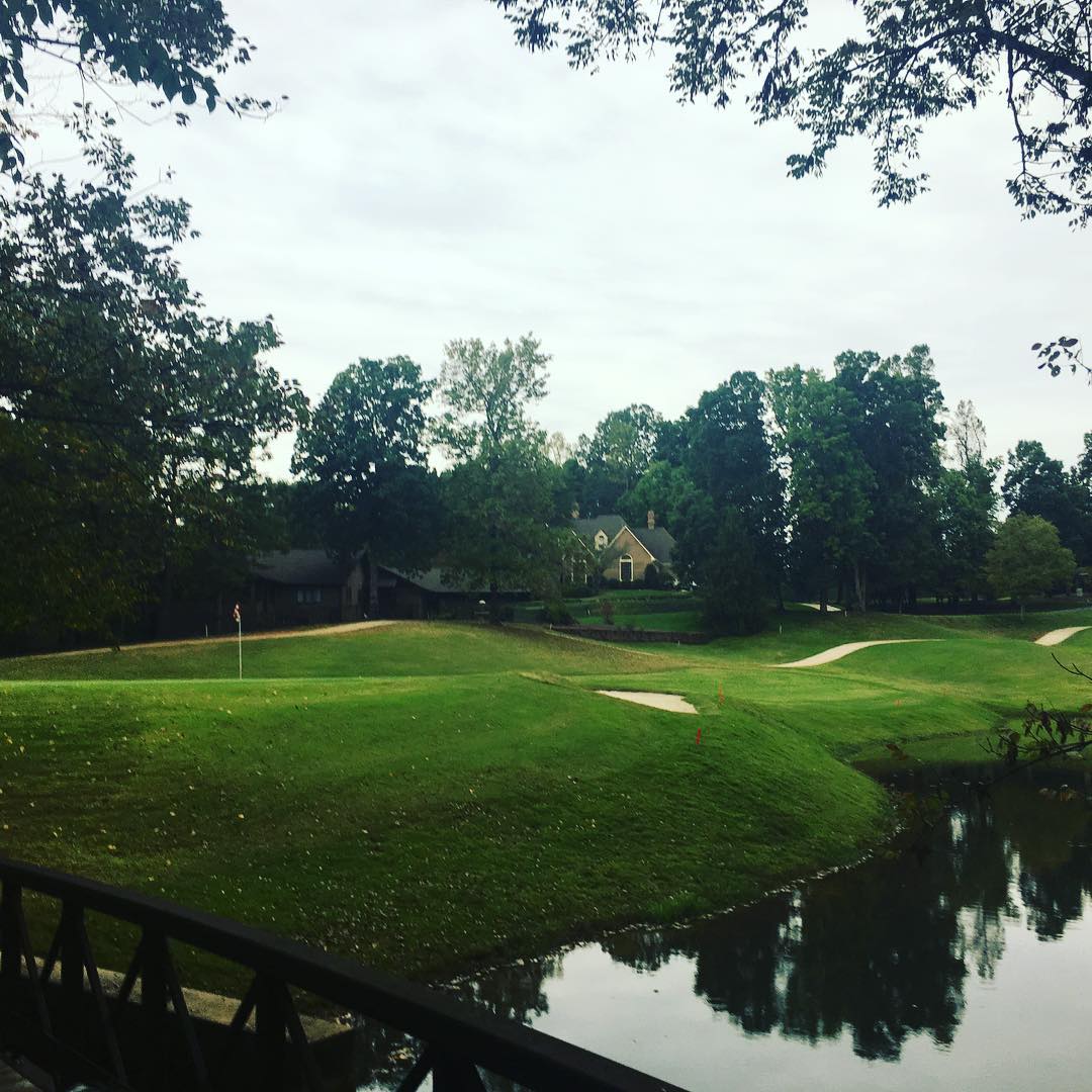 One of my favorite holes @cramermountainclub #par3 8th ~175yards