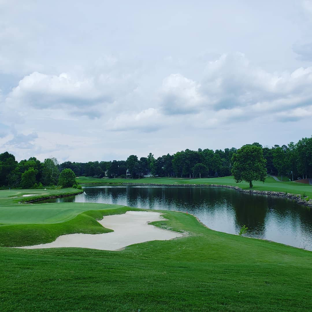 #18 Par 5 @riverruncc #awesome finishing hole #golf