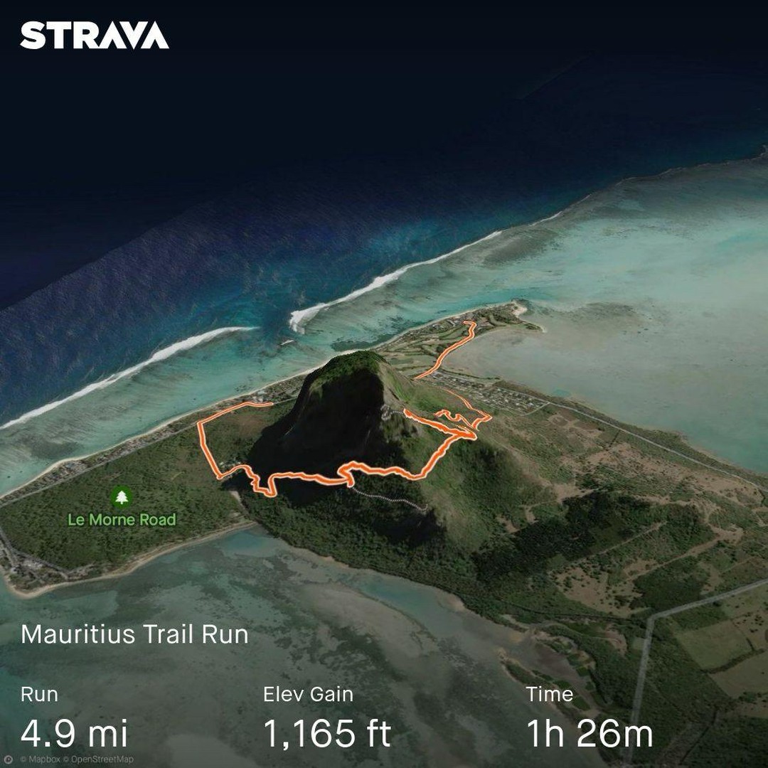 A trail run up to Le Morne Brabant