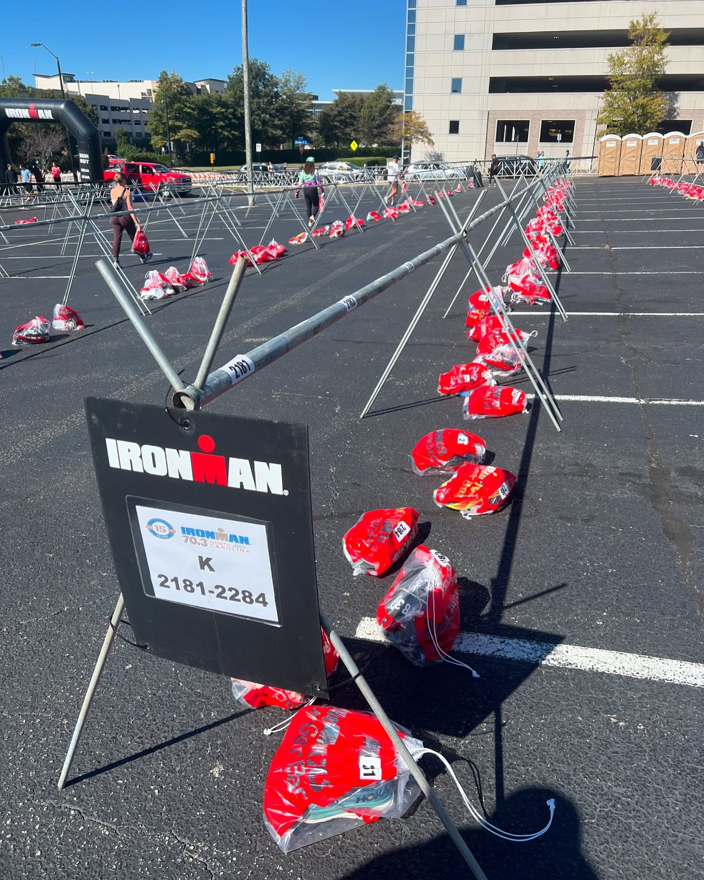 Quick visit to the @hickorybrandsinc @demand2win booth, bike, run and athlete briefing! @ironmantri 