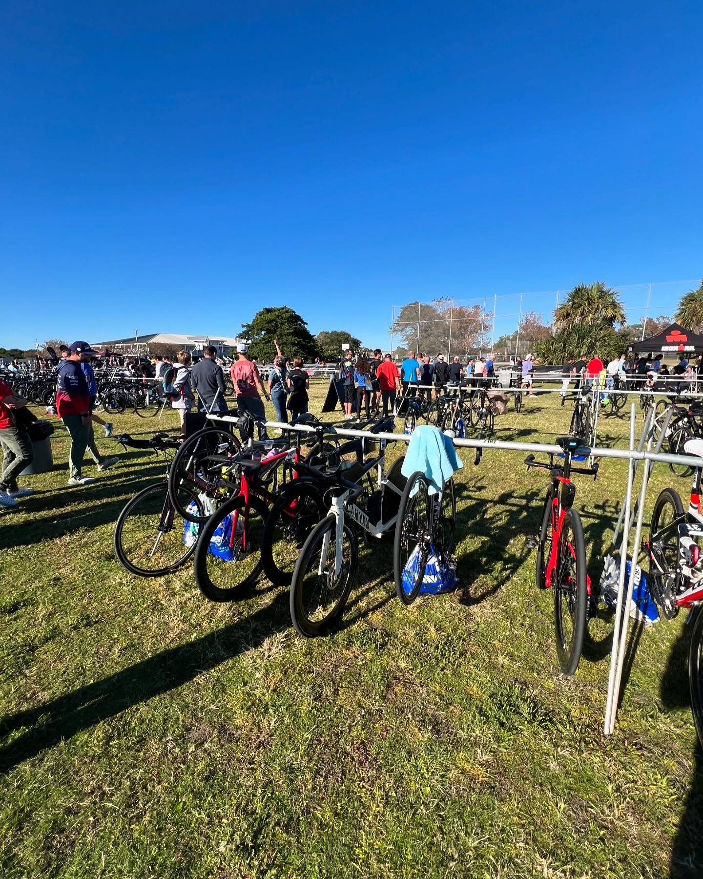 Quick visit to the @hickorybrandsinc @demand2win booth, bike, run and athlete briefing! @ironmantri 