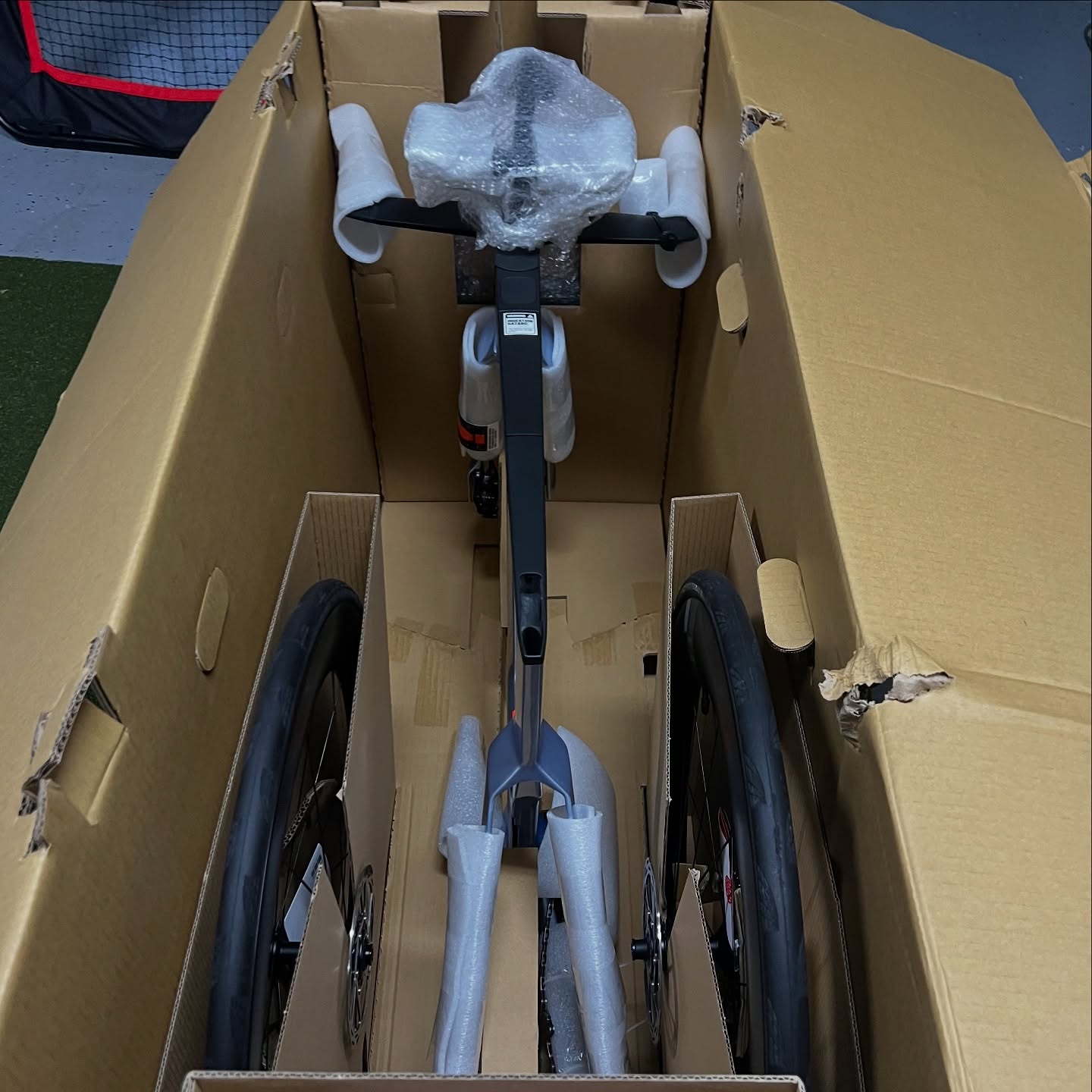 Finally unpacked and close to being setup #speedmax @canyon