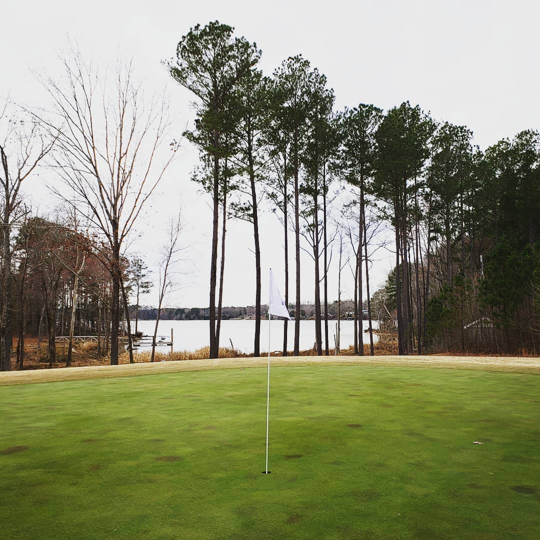 Chilly (40F) weather but nice day out. @edgewatergc1 @fuzzyzoellergolf